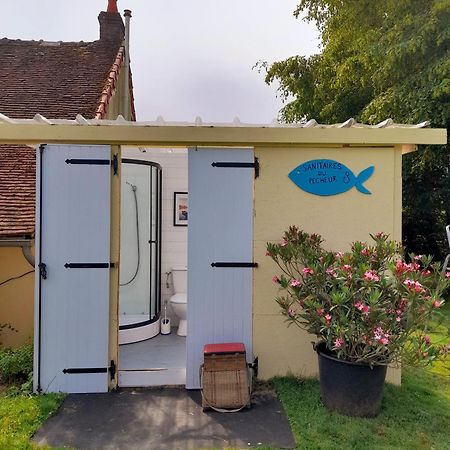 La Roulotte Du Pecheur Villa Saint-Privé Exteriör bild