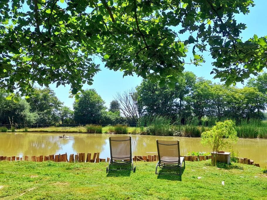 La Roulotte Du Pecheur Villa Saint-Privé Exteriör bild