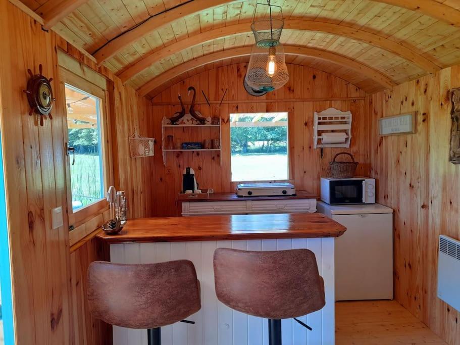 La Roulotte Du Pecheur Villa Saint-Privé Exteriör bild