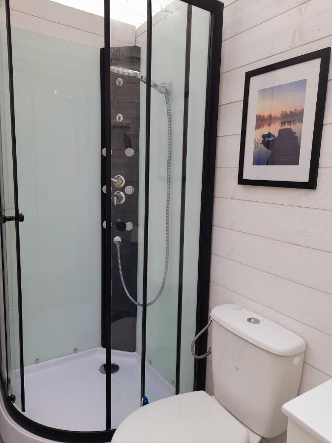 La Roulotte Du Pecheur Villa Saint-Privé Exteriör bild